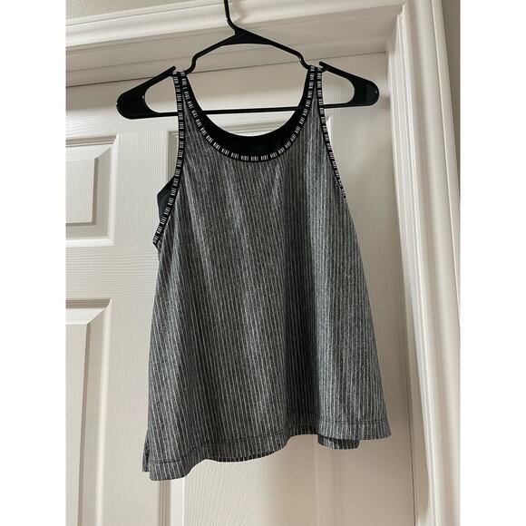 Nike Dri-Fit Girls XL Athletic tank top black and white - Picture 2 of 3